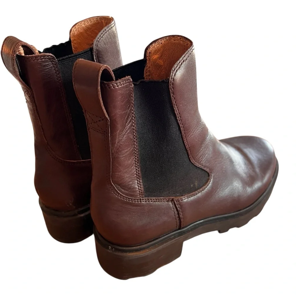 EUC Madewell Wycliffe Chelsea Boots Brown size 7.5